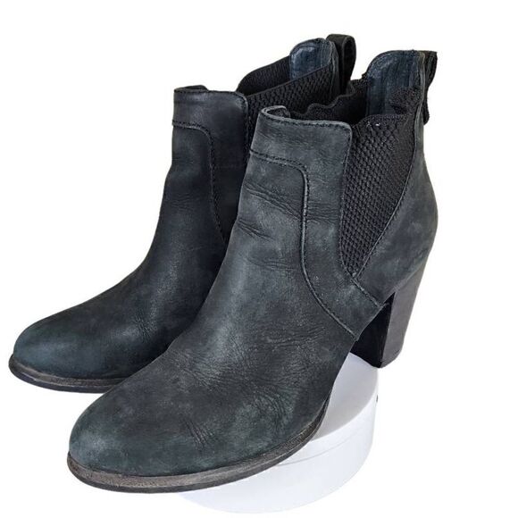 UGG- Women’s Cobie Leather Suede Black Pull On Booties Size 7.5 - Picture 15 of 15